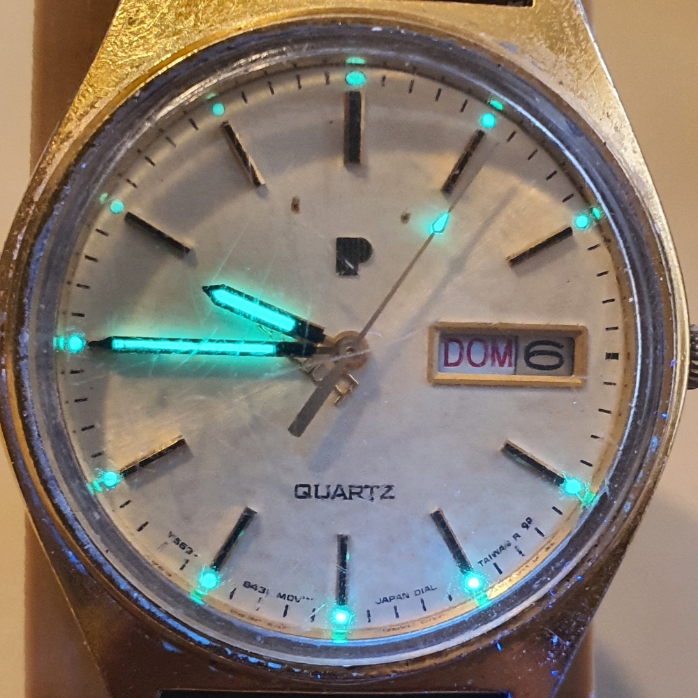 10/$20 Vtg Pulsar Quartz Goldtone Stainless Steel Men's Watch w/Day-Date - Picture 3 of 5